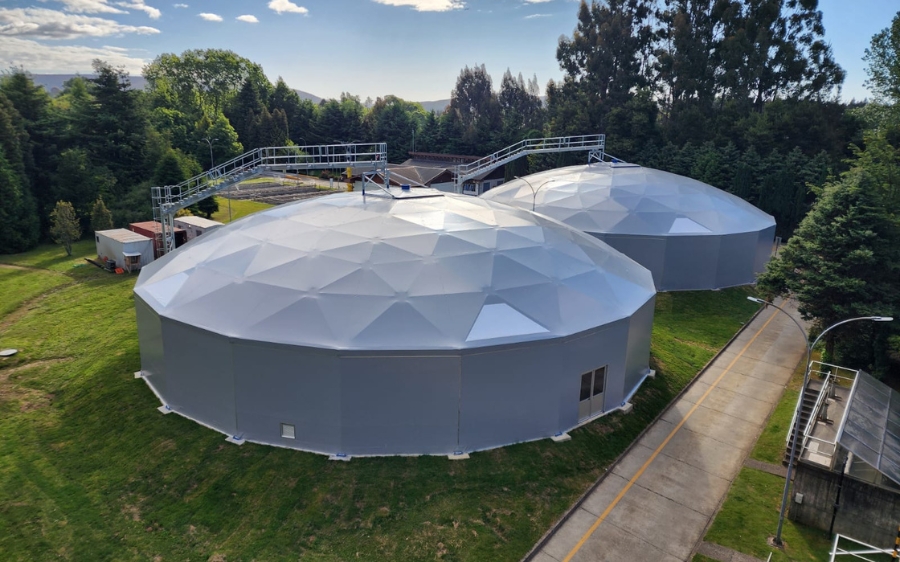 Aguas Décima construye domos para encapsular parte de la EDAS